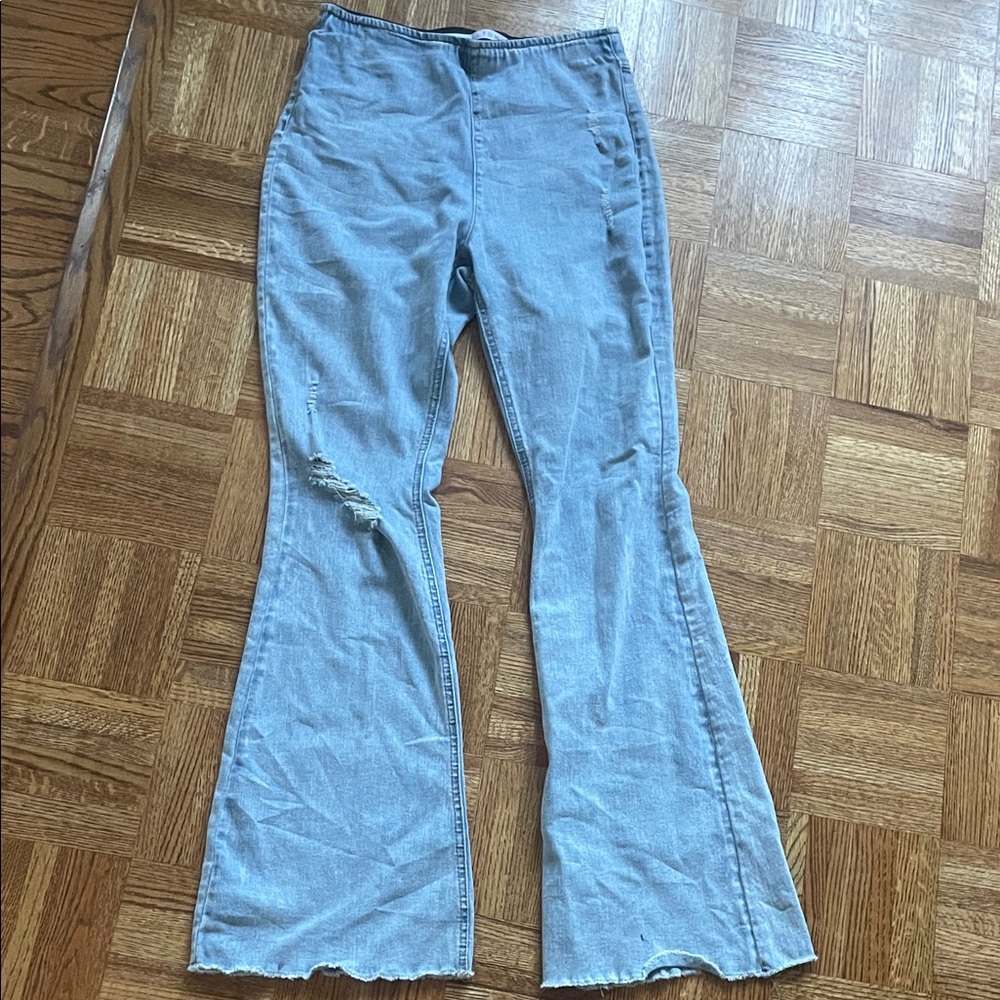 Tinseltown Light Wash Flared Pull-On Distressed Jeans - Junior Size 9